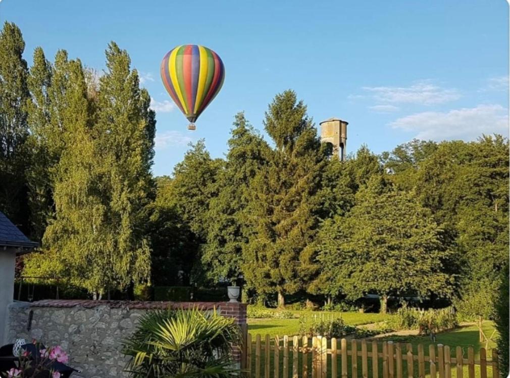 Le Coeur De La Petite Cisse Bed & Breakfast Monteaux Luaran gambar