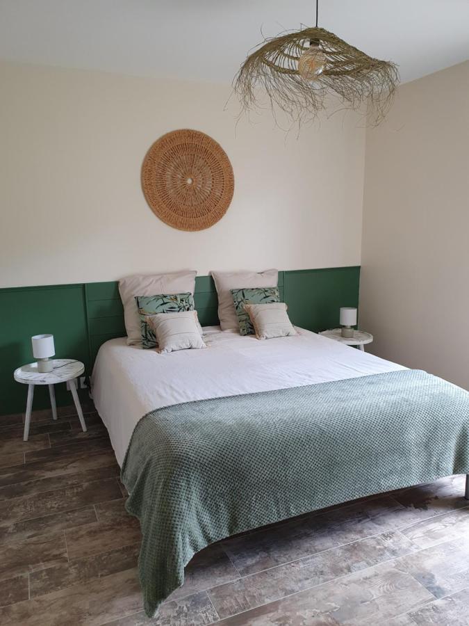 Le Coeur De La Petite Cisse Bed & Breakfast Monteaux Luaran gambar