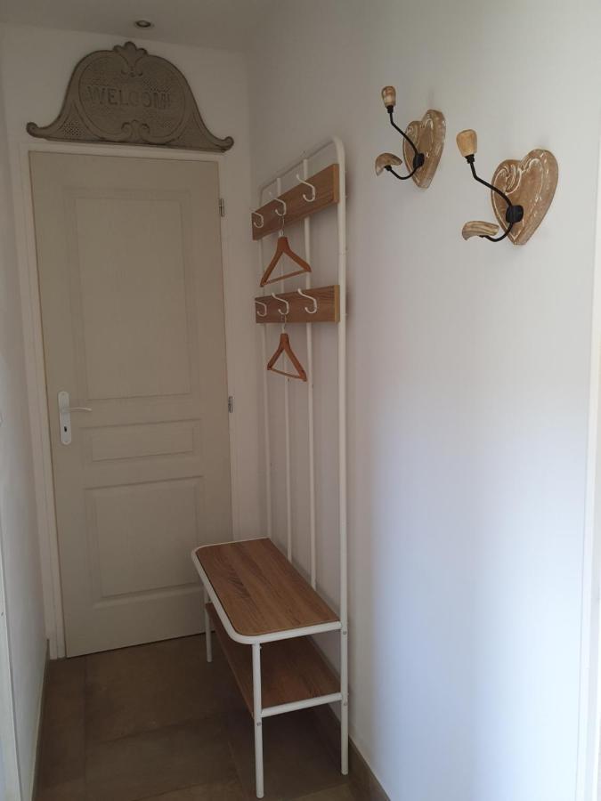 Le Coeur De La Petite Cisse Bed & Breakfast Monteaux Luaran gambar